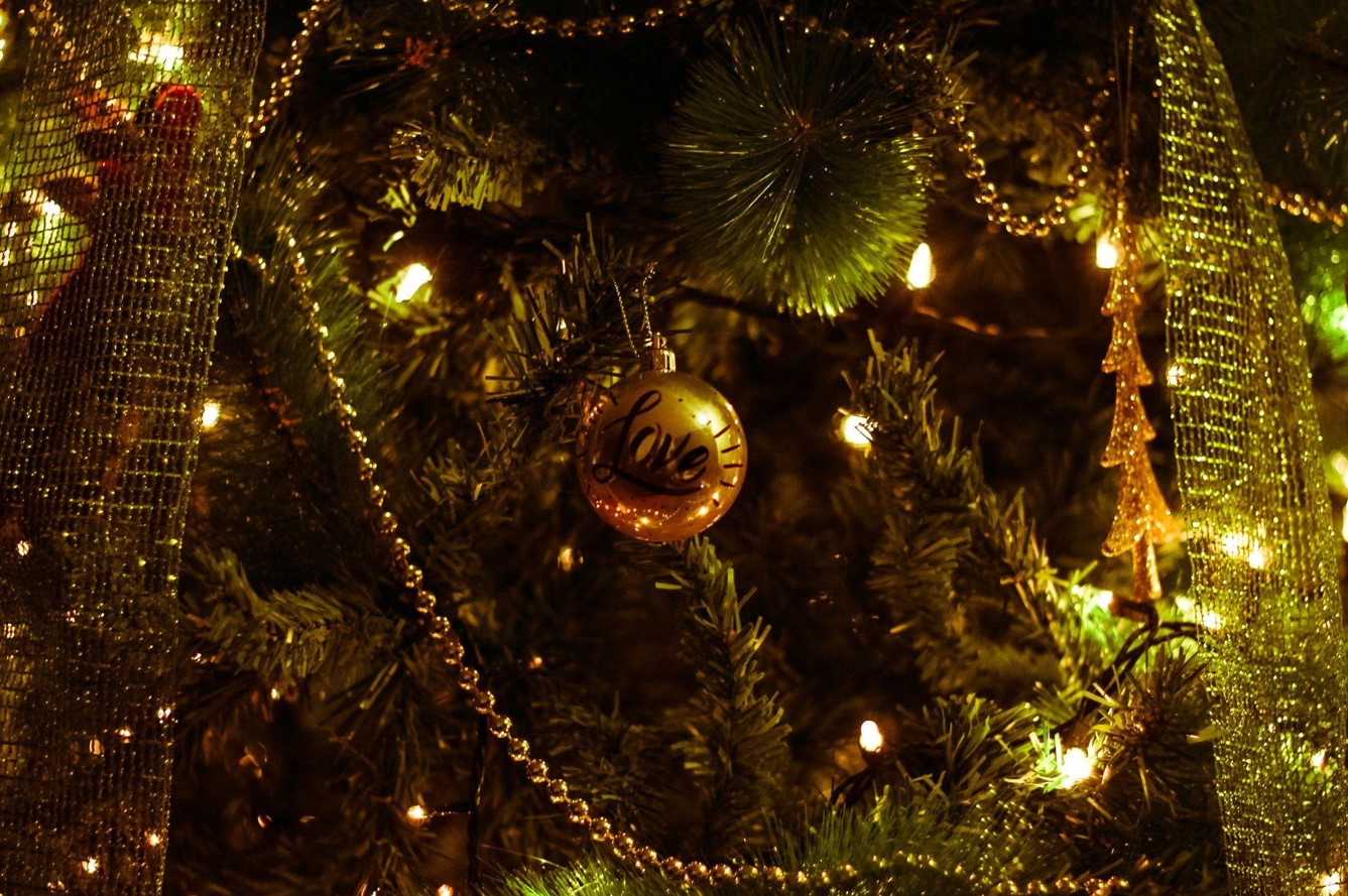 Christmas Tree and Ornaments for a 10-Foot Ceiling